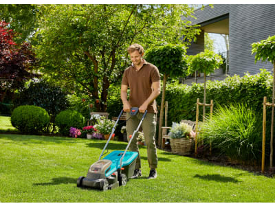 Gardena Akku-Rasenmäher PowerMax 32/36V P4A Ready-To-Use Set 200 inkl. Akkus und Ladegerät Gardena Akku-Rasenmäher PowerMax 32/36V P4A Ready-To-Use Set 200 inkl. Akkus und Ladegerät