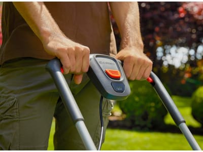 Gardena Akku-Rasenmäher PowerMax 32/36V P4A Ready-To-Use Set 200 inkl. Akkus und Ladegerät Gardena Akku-Rasenmäher PowerMax 32/36V P4A Ready-To-Use Set 200 inkl. Akkus und Ladegerät