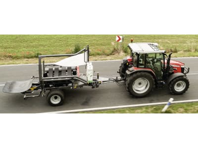 Massey Ferguson Traktor "MF 4708 M" BayWa Red-Deal Sondermodell 60 kW (85 PS) bei 2.000 min⁻¹