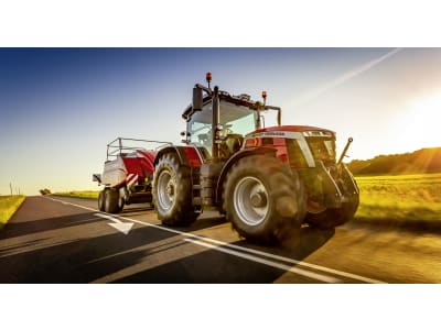 Massey Ferguson Traktor "MF 8S.285" 209 kW (285 PS) bei 1.850 min⁻¹