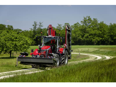 Massey Ferguson Traktor "MF 8S"