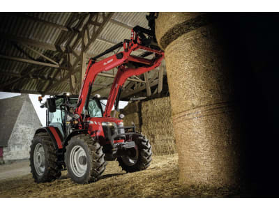 Massey Ferguson Traktor "MF 5712 M" 125 kW (93 PS) bei 2.000 min⁻¹