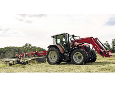 Massey Ferguson Traktor "MF 5700 M" Massey Ferguson Traktor "MF 5700 M"