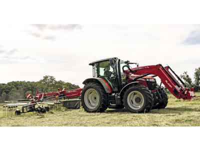 Massey Ferguson Traktor "MF 5713 M" 101 kW (135 PS) bei 2.000 min⁻¹