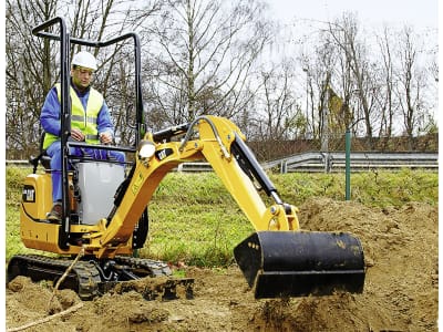 CAT® Minibagger "300.9D" 9,6 kW (13,0 PS), Breite 730 mm, Gewicht 985 kg CAT® Minibagger "300.9D" 9,6 kW (13,0 PS), Breite 730 mm, Gewicht 985 kg