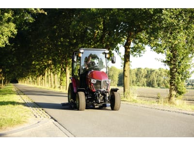 YANMAR Traktor "YT235Q" mit Kabine 25,5 kW (35 PS)