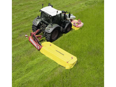 Pöttinger Scheibenmähwerk "NovaCat" Dreipunktanbau, Heck, Mittenaufhängung, vertikale Transportposition