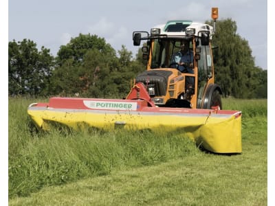 Pöttinger Scheibenmähwerk "NovaAlpin" Schlepperdreieck, Front Pöttinger Scheibenmähwerk "NovaAlpin" Schlepperdreieck, Front