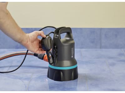 Gardena Klarwasser-Tauchpumpe 9000 Klarwasserpumpe, Wasserpumpe 09030-61 Gardena Klarwasser-Tauchpumpe 9000 Klarwasserpumpe, Wasserpumpe 09030-61