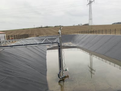 Erdbecken für die Lagerung von Wirtschaftsdünger/Güllegrube Erdbecken für die Lagerung von Wirtschaftsdünger/Güllegrube