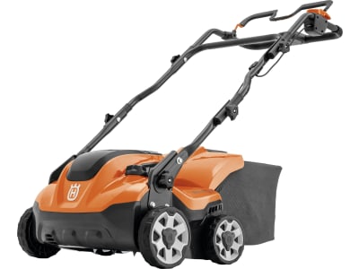 Husqvarna® Akku-Vertikutierer "S 138i" Arbeitsbreite 37,5 cm, mit Akku und Ladegerät, 9679222-03 Husqvarna® Akku-Vertikutierer "S 138i" Arbeitsbreite 37,5 cm, mit Akku und Ladegerät, 9679222-03