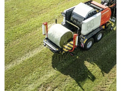 Pöttinger Rundballenpresse "Impress 3130 FC Pro" Ø Ballen 1,30 m mit Wickler Pöttinger Rundballenpresse "Impress 3130 FC Pro" Ø Ballen 1,30 m mit Wickler