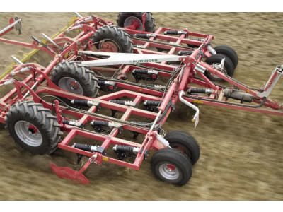 Pöttinger Grubber "TERRIA" 3-balkig gezogen Pöttinger Grubber "TERRIA" 3-balkig gezogen