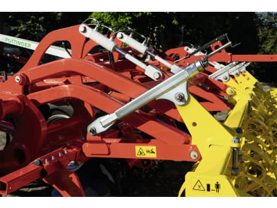 Pöttinger Grubber "TERRIA" 3-balkig gezogen Pöttinger Grubber "TERRIA" 3-balkig gezogen
