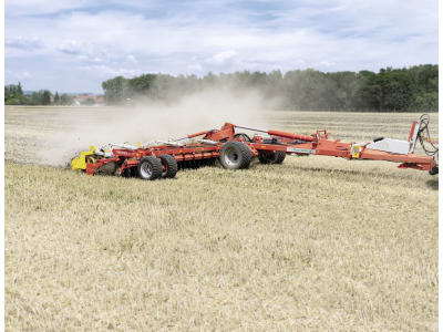 Pöttinger Scheibenegge "Terradisc T" Zugdeichsel klappbar