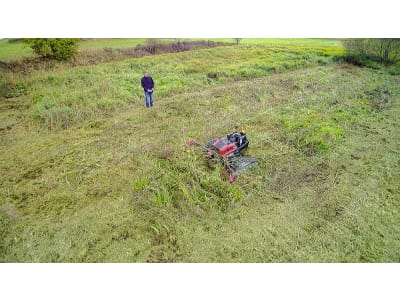 KÖPPL Mähraupe "Crawler" Benzin 17,2 kW (23,4 PS) Antrieb hydrostatisch KÖPPL Mähraupe "Crawler" Benzin 17,2 kW (23,4 PS) Antrieb hydrostatisch
