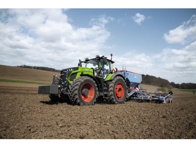 Fendt Traktor "939 Vario" 283 kW (385 PS) bei 1.700 min⁻¹