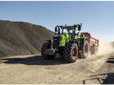 Fendt Traktor "724 Vario" Gen7 179 kW (243 PS) bei 1.700 min⁻¹