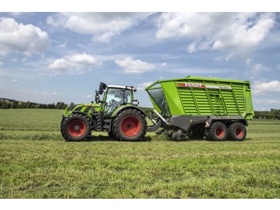 Fendt Traktor "516 Vario" 120 kW (163 PS) bei 2.100 min⁻¹