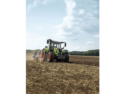 Fendt Traktor "512 Vario" 91 kW (124 PS) bei 2.100 min⁻¹