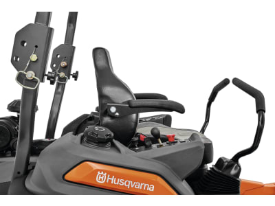 Husqvarna® Aufsitzmäher "Z560X" 17,3 kW (23,5 PS), mit Mähdeck 152 cm, 967 66 97-02 Husqvarna® Aufsitzmäher "Z560X" 17,3 kW (23,5 PS), mit Mähdeck 152 cm, 967 66 97-02