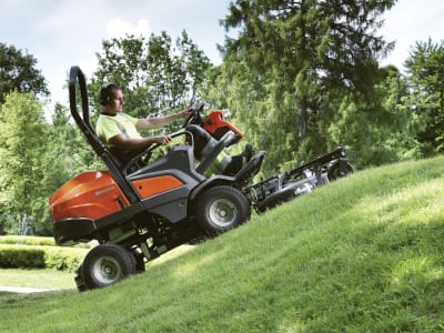 Husqvarna® Aufsitzmäher "P 520DX" 14,5 kW (19,7 PS), ohne Mähdeck, 967 98 52-01