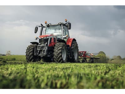 Massey Ferguson Traktor "MF 6S.165" 136 kW (185 PS) bei 1.950 min⁻¹