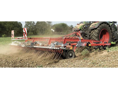 GÜTTLER® Großfederzinkenegge "Super Maxx® Culti" Dreipunktanbau GÜTTLER® Großfederzinkenegge "Super Maxx® Culti" Dreipunktanbau