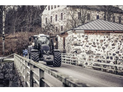VALTRA Traktor "N-Serie" VALTRA Traktor "N-Serie"