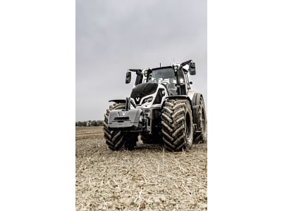 VALTRA Traktor "Q265" 195 kW (265 PS) bei 1.850 min⁻¹