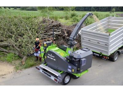 Heizohack® Häcksler "HM 6-300 VM" handbeschickt, mit Fahrwerk Heizohack® Häcksler "HM 6-300 VM" handbeschickt, mit Fahrwerk