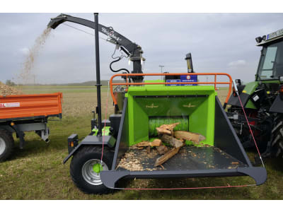 Heizohack® Häcksler "HM 8-400" handbeschickt, mit Fahrwerk, Dreipunktanbau