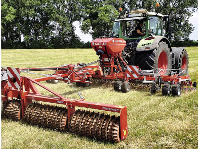 GÜTTLER® Wiesenstriegel "GreenMaster® 600" Arbeitsbreite 6,00 m Dreipunktanbau Kat. 2; Dreipunktanbau Kat. 3 GÜTTLER® Wiesenstriegel "GreenMaster® 600" Arbeitsbreite 6,00 m Dreipunktanbau Kat. 2; Dreipunktanbau Kat. 3