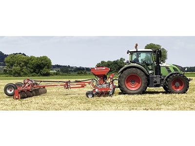 GÜTTLER® Wiesenstriegel "GreenMaster® 600" Arbeitsbreite 6,00 m Dreipunktanbau Kat. 2; Dreipunktanbau Kat. 3 GÜTTLER® Wiesenstriegel "GreenMaster® 600" Arbeitsbreite 6,00 m Dreipunktanbau Kat. 2; Dreipunktanbau Kat. 3