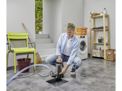 Gardena Klarwasser-Tauchpumpe  aquasensor, Fördermenge 17.000 l/h, Förderhöhe: 9 m, 09036-61 09036-61