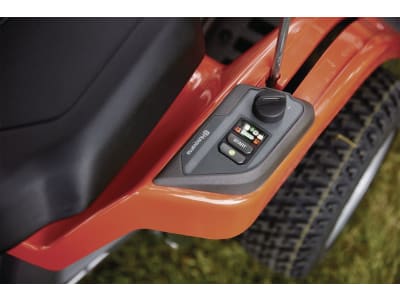 Husqvarna® "Rider R 112iC" mit Mähdeck 85 cm, Akku, 9678482-01 Husqvarna® "Rider R 112iC" mit Mähdeck 85 cm, Akku, 9678482-01