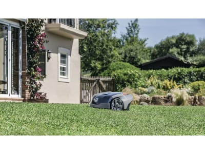 Husqvarna® Mähroboter "Automower® 105" für Rasenflächen bis 600 m², ohne Installationskit, 9676454-12 Husqvarna® Mähroboter "Automower® 105" für Rasenflächen bis 600 m², ohne Installationskit, 9676454-12