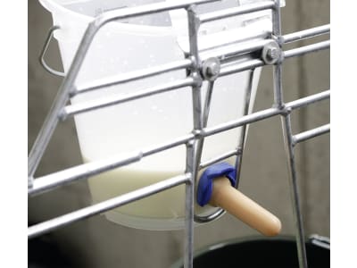 KERBL Kälbertränkeeimer 8 l rund mit FixClip-Ventil und Naturkautschuk-Sauger , Kunststoff (lebensmittelecht), weiß; transparent, 14235 KERBL Kälbertränkeeimer 8 l rund mit FixClip-Ventil und Naturkautschuk-Sauger , Kunststoff (lebensmittelecht), weiß; transparent, 14235