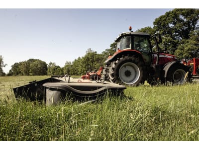 Massey Ferguson Scheibenmähwerk "MF DM TL V" Dreipunktanbau Heck Mittenaufhängung, vertikale Transportstellung