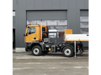 MAN Systemfahrzeuge "13.290" Baureihe TGM mit Pfannenbett-Wechselsystem und Kommunalhydraulik