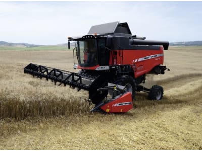 Massey Ferguson Mähdrescher "MF Beta 7360 PLi" 225 kW (306 PS)