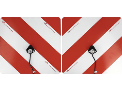 Warntafelsatz "Folie Typ 1" links/rechts 423 x 423 mm rot; weiß, beidseitig beklebt, LED-Positionsleuchte vorn, LED-Schlussleuchte ROM IV mit Blinkerausfallkontrolle, anschlussfertig, 7-polig Warntafelsatz "Folie Typ 1" links/rechts 423 x 423 mm rot; weiß, beidseitig beklebt, LED-Positionsleuchte vorn, LED-Schlussleuchte ROM IV mit Blinkerausfallkontrolle, anschlussfertig, 7-polig