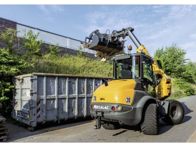 MECALAC Schwenklader "AS900TELE" Z-Kinematik, Teleskoparm, Hubkraft 3.700 daN, 55,4 kW (75 PS) bei 2.300 min⁻¹, 0 – 20 km/h