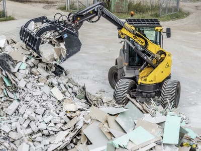 MECALAC Schwenklader "AS900TELE" Z-Kinematik, Teleskoparm, Hubkraft 3.700 daN, 55,4 kW (75 PS) bei 2.300 min⁻¹, 0 – 20 km/h