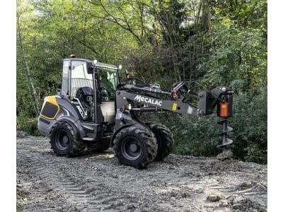 MECALAC Radlader "MCL8" Hubkraft 2.517 daN, Leistung 36 kW (49 PS) bei 2.200 min⁻¹, 0 – 20 km/h