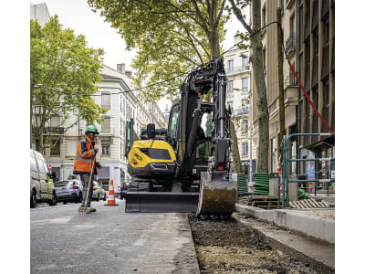 MECALAC Raupenbagger "8MCR" Hubkraft 5.400 daN, Leistung 55,4 kW (75 PS) bei 2.300 min⁻¹, 0 – 10 km/h
