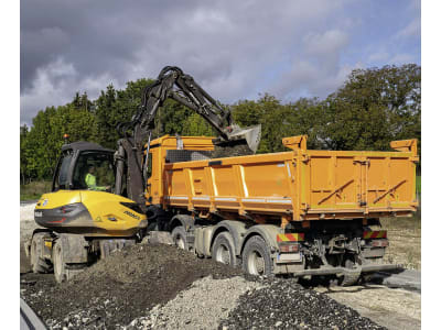 MECALAC Mobilbagger "9MWR" Hubkraft 3.000 kg, Leistung 55,4 kW (75 PS) bei 2.300 min⁻¹, 0 – 20 km/h