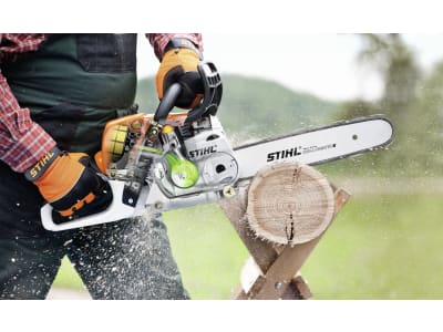 STIHL Benzin-Kettensäge "MS 231" 2,0 kW (2,7 PS) Schienenlänge 30 cm, mit Service-Kit 15, 2 Sägeketten, 1143 200 0216 STIHL Benzin-Kettensäge "MS 231" 2,0 kW (2,7 PS) Schienenlänge 30 cm, mit Service-Kit 15, 2 Sägeketten, 1143 200 0216