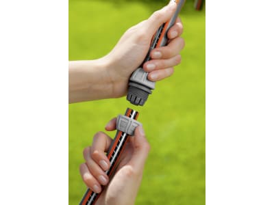 Gardena Reparator Für eine schnelle sowie einfache Schlauchreparatur ohne Werkzeug 18232-20 Gardena Reparator Für eine schnelle sowie einfache Schlauchreparatur ohne Werkzeug 18232-20