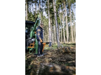 Posch® Holzspalter BayWa Sondermodell "HydroCombi 24 PZG" 24 t, Scheitlänge max. 110 cm, Kraftbedarf min. 23 kW, mit "Seilwinde 750" hydraulisch, M6245PHWR Posch® Holzspalter BayWa Sondermodell "HydroCombi 24 PZG" 24 t, Scheitlänge max. 110 cm, Kraftbedarf min. 23 kW, mit "Seilwinde 750" hydraulisch, M6245PHWR